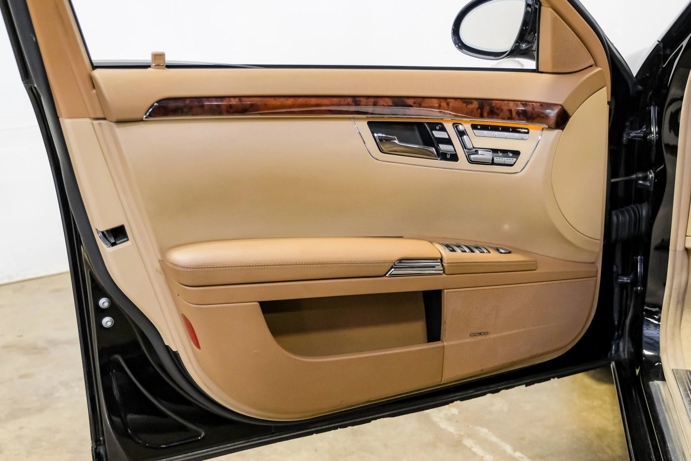 Used 2007 Mercedes-Benz S 550 image 37