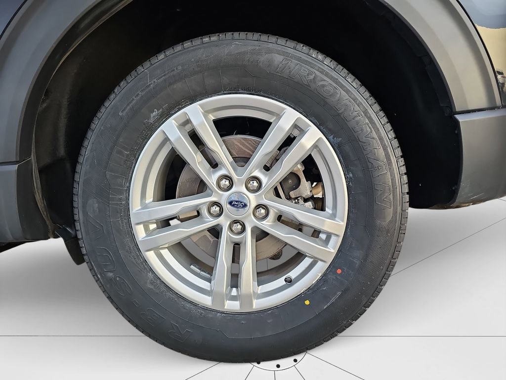 Used 2023 Ford Explorer XLT w/ Class IV Trailer Tow Package AWD/4WD image 23