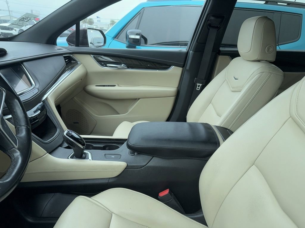 Used 2018 Cadillac XT5 FWD w/ LPO, Wheel Lock Package image 14