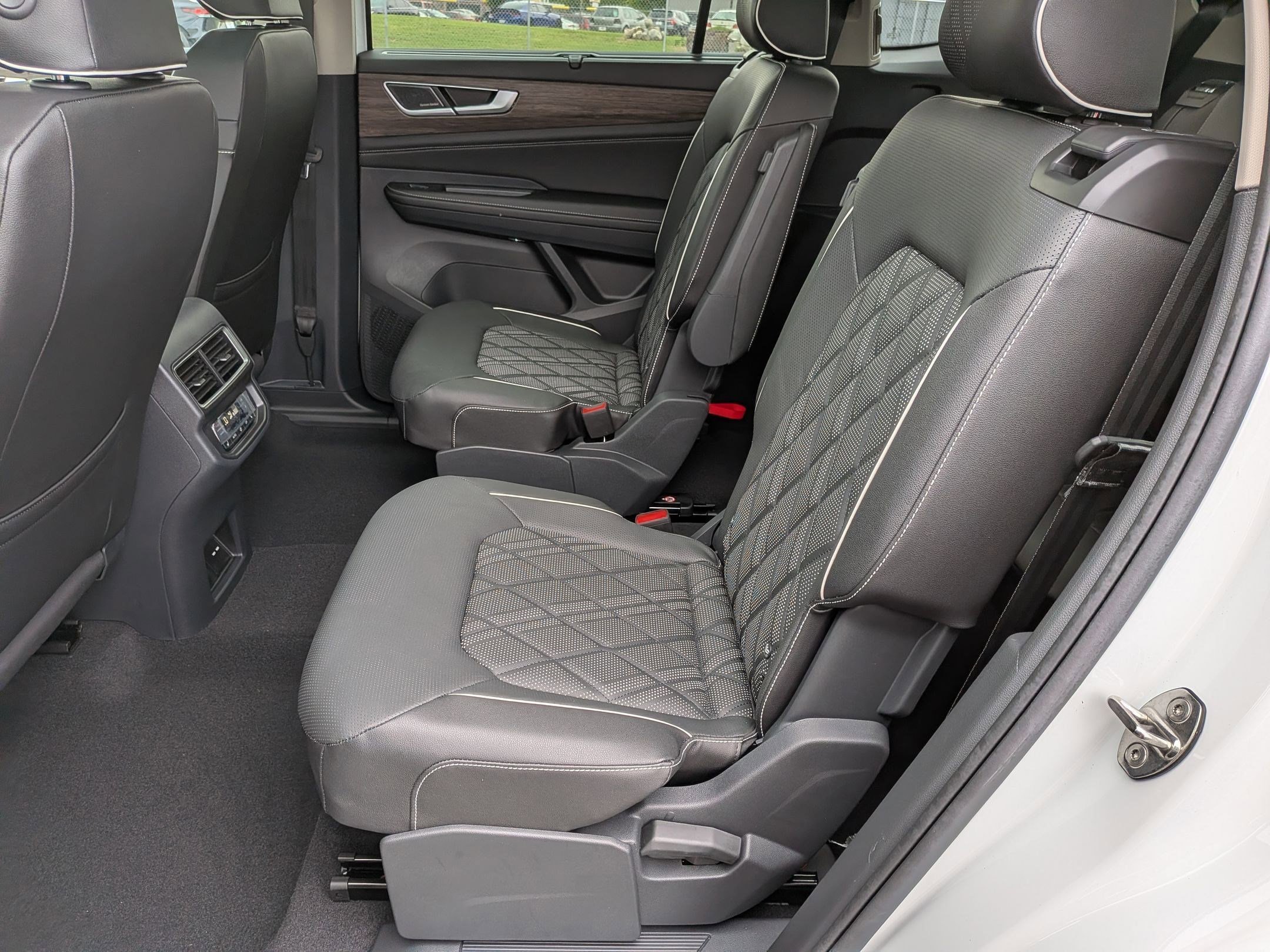 New 2026 Volkswagen Atlas SEL Premium R-Line AWD/4WD image 30