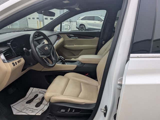 Used 2017 Cadillac XT5 Premium Luxury w/ Driver Assist Package image 14