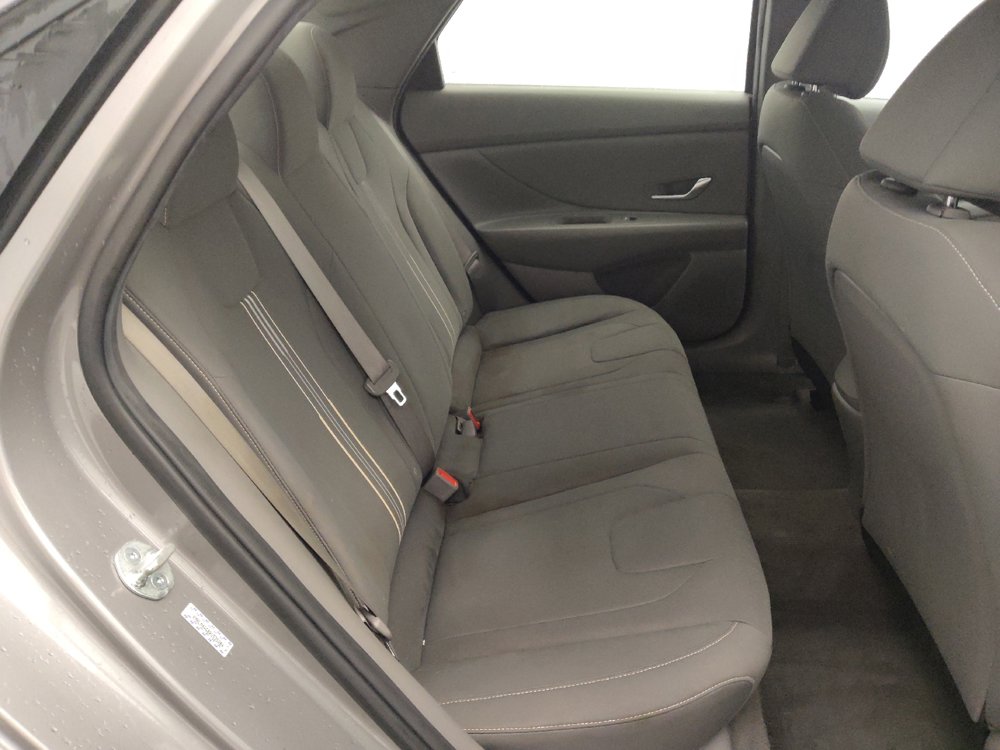 Used 2023 Hyundai Elantra SEL FWD image 19