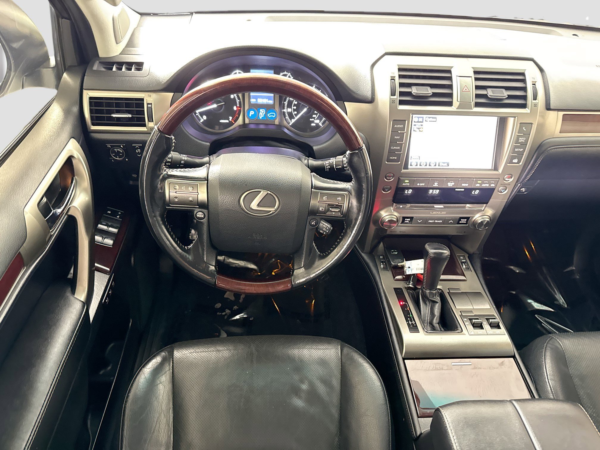 Used 2017 Lexus GX 460 Premium w/ Premium Package AWD/4WD image 17