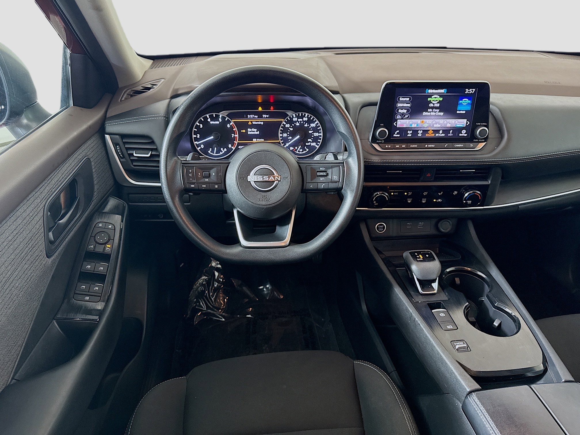 Used 2023 Nissan Rogue S image 17