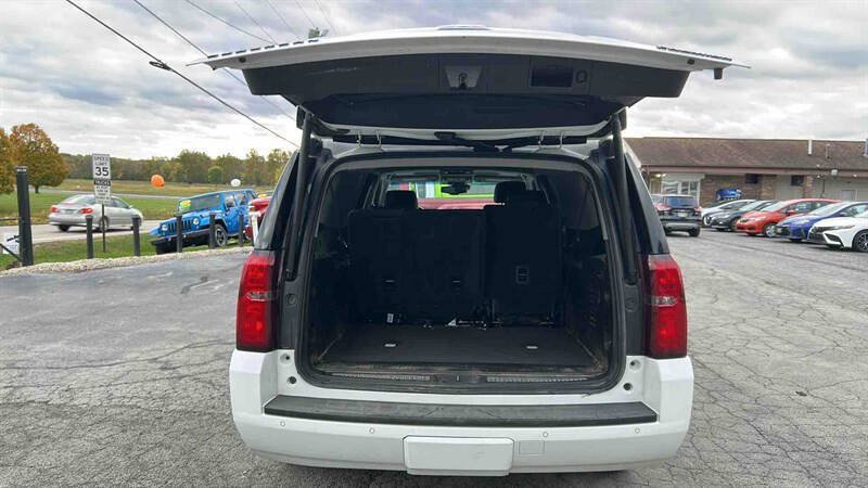 Used 2019 Chevrolet Suburban Premier AWD/4WD image 9
