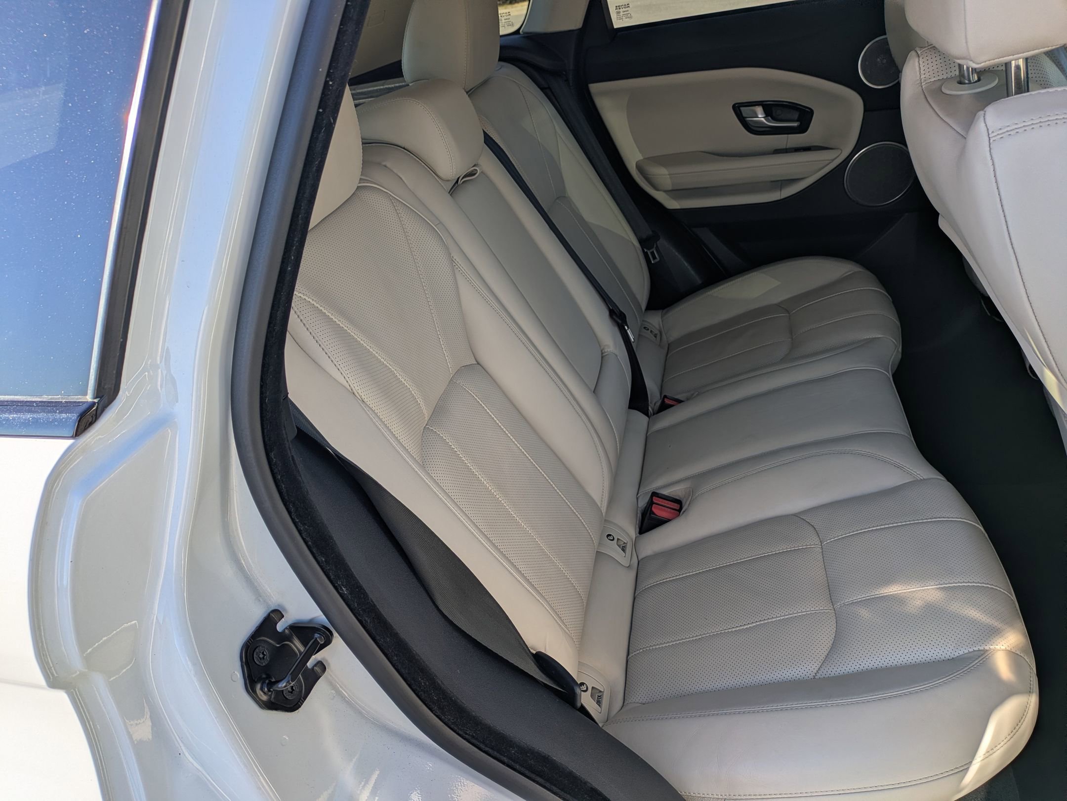 Used 2019 Land Rover Range Rover Evoque HSE image 28