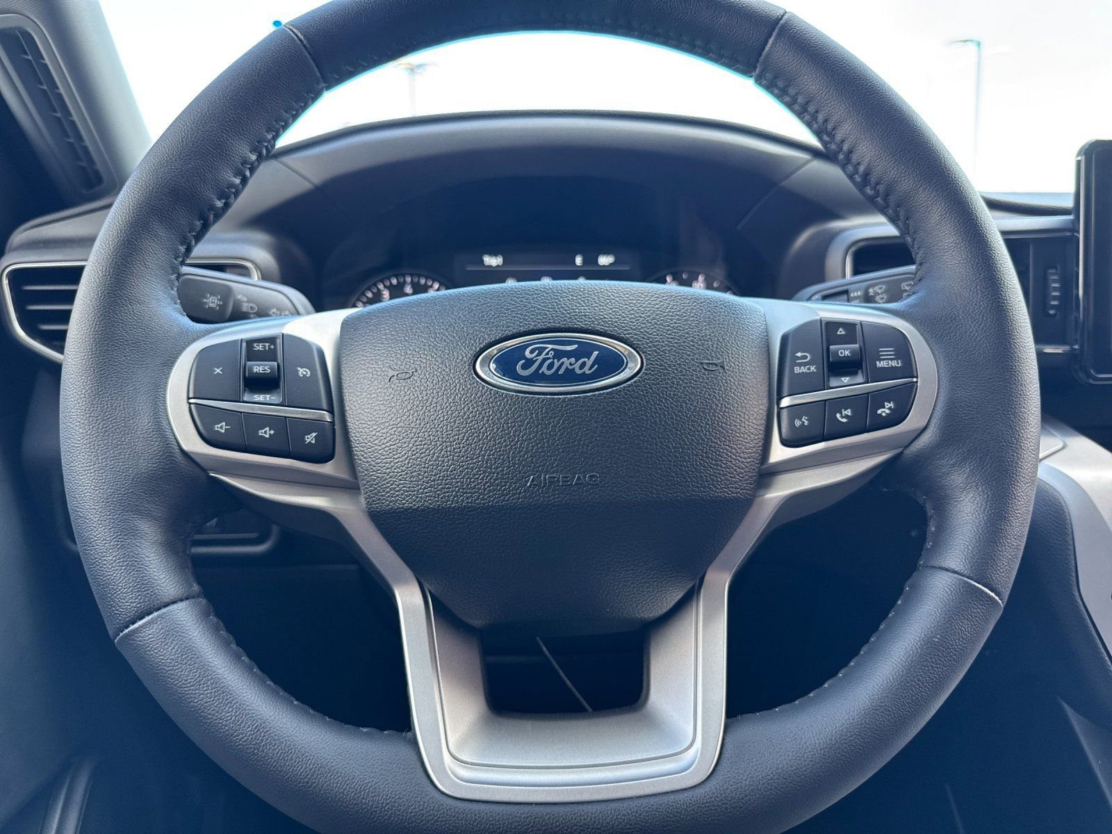 Used 2024 Ford Explorer XLT w/ Equipment Group 202A image 27