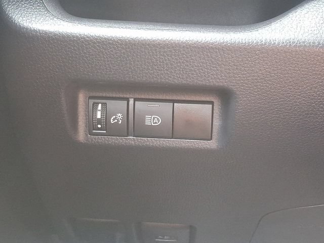 Used 2024 Toyota RAV4 XLE AWD/4WD image 25
