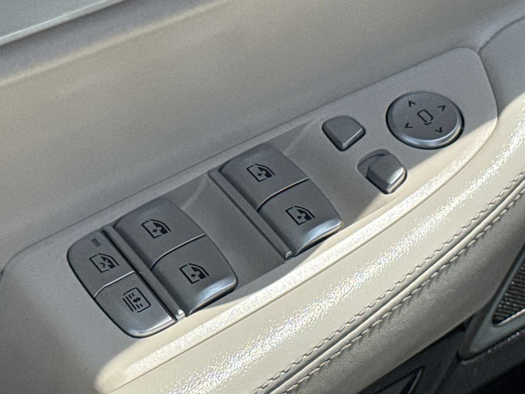 Used 2022 BMW 750Li xDrive AWD/4WD image 21