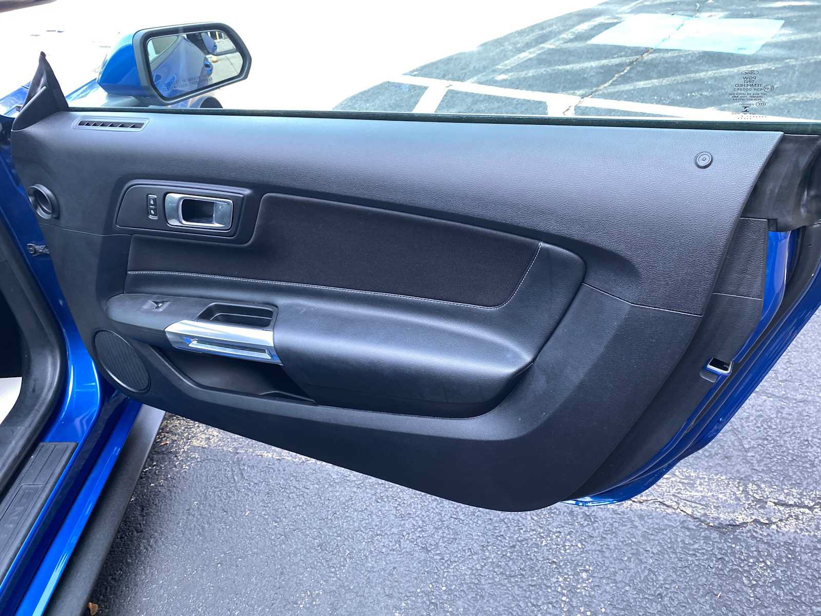 Used 2018 Ford Mustang Coupe RWD image 31