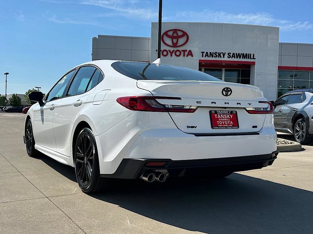 New 2026 Toyota Camry SE w/ Convenience Package FWD image 3