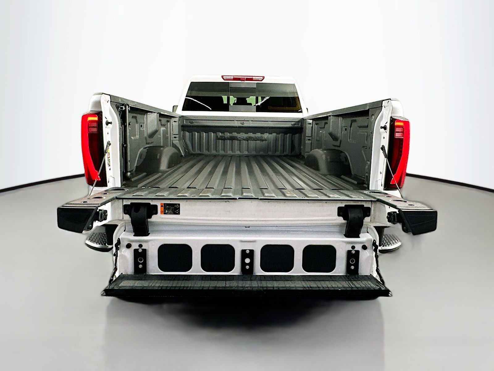 Used 2024 GMC Sierra 3500 Denali image 29