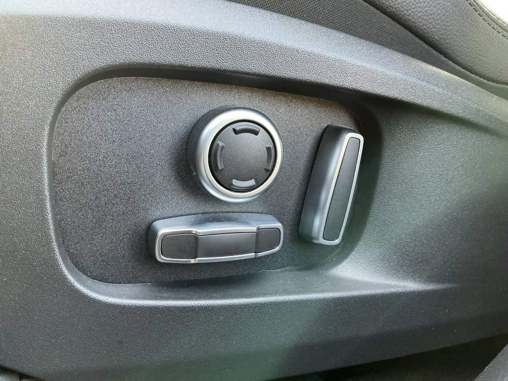 Used 2022 Jaguar F-PACE S image 27