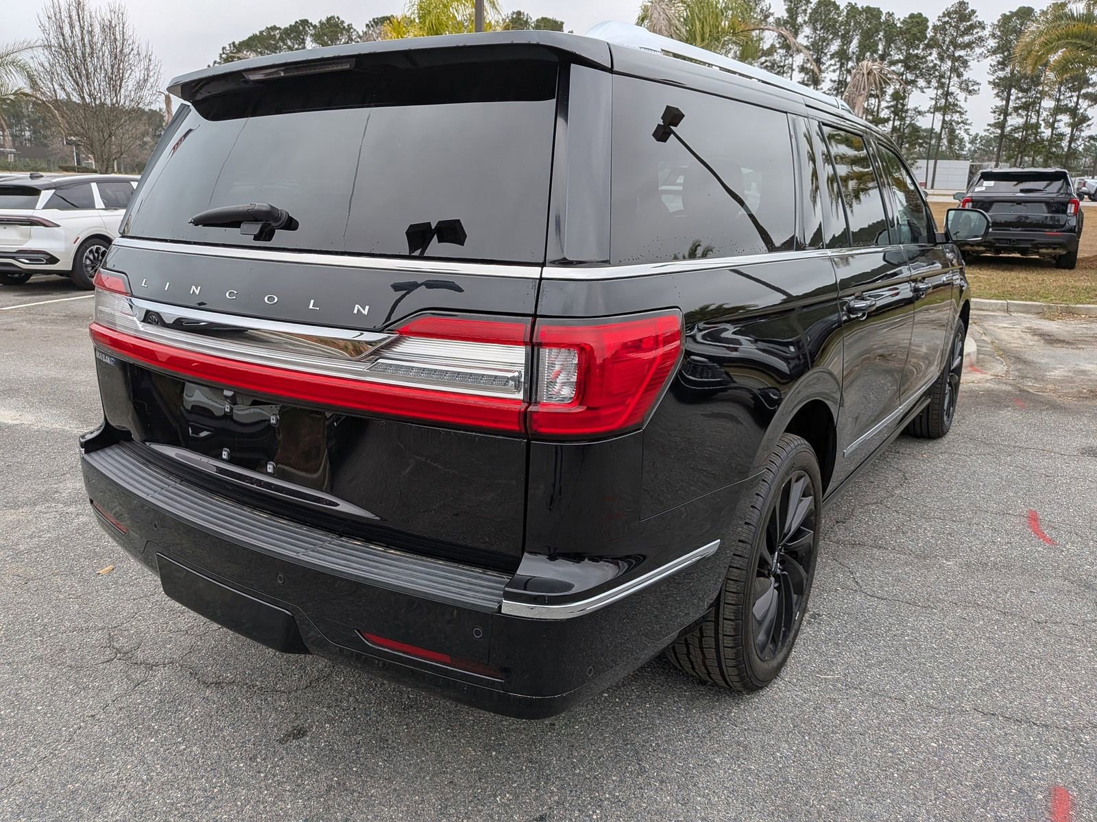 Used 2021 Lincoln Navigator L Reserve image 5