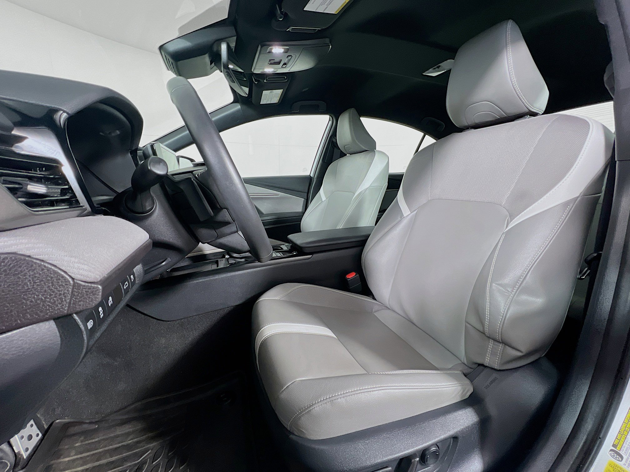 Certified 2025 Toyota Camry SE w/ Convenience Package image 11