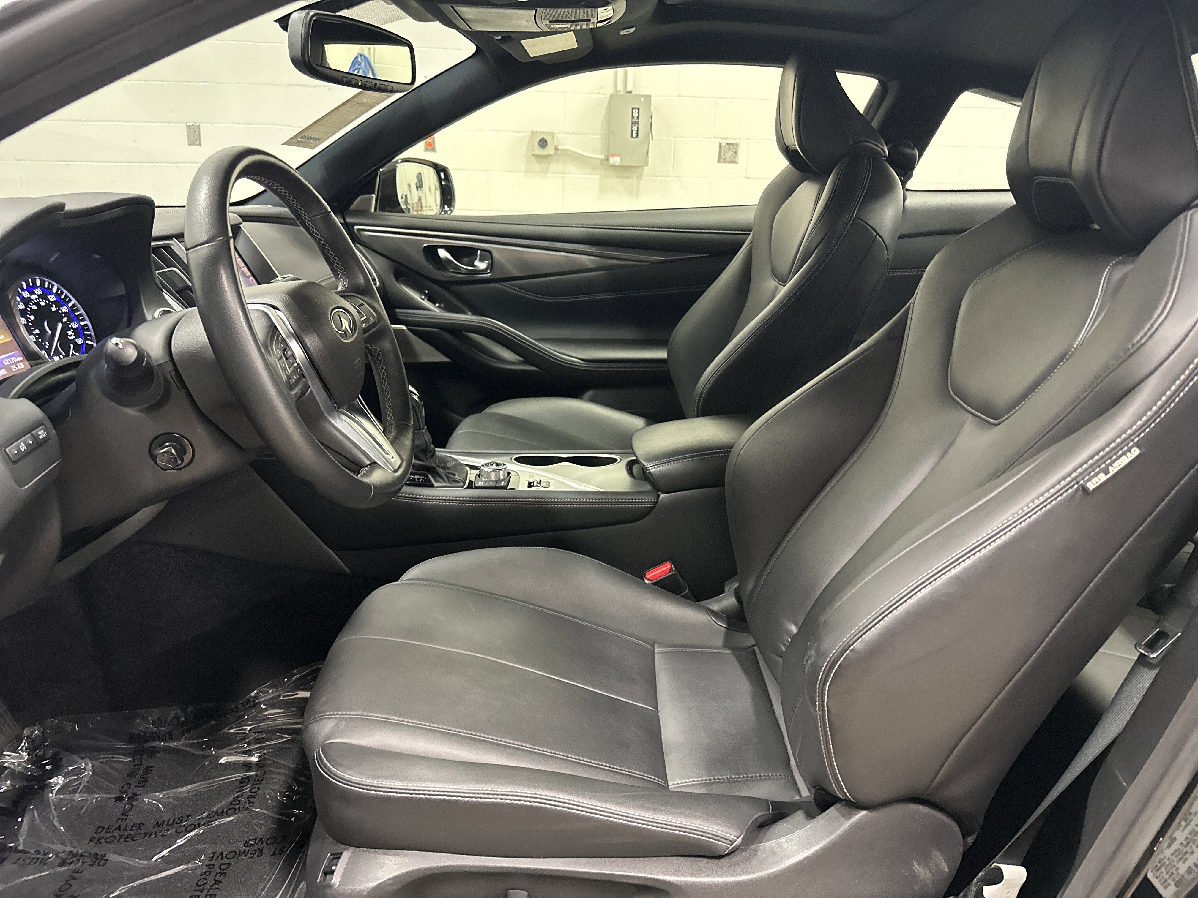 Used 2018 INFINITI Q60 3.0t Luxe w/ Sensory Package 3.0T Luxe AWD/4WD image 16
