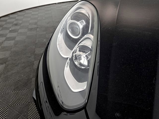 Used 2017 Porsche Cayenne Platinum Edition image 10