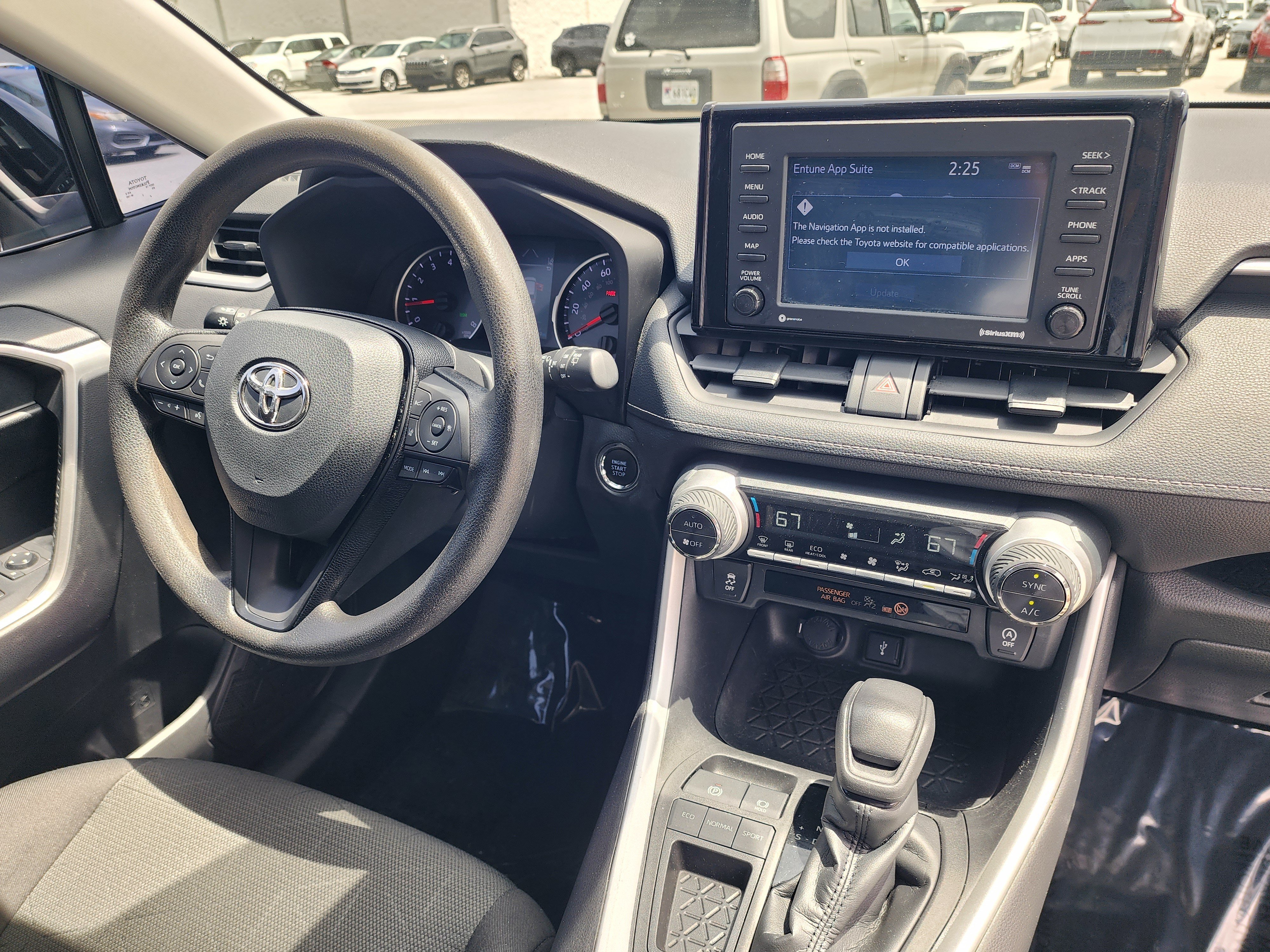 Used 2021 Toyota RAV4 XLE FWD image 14