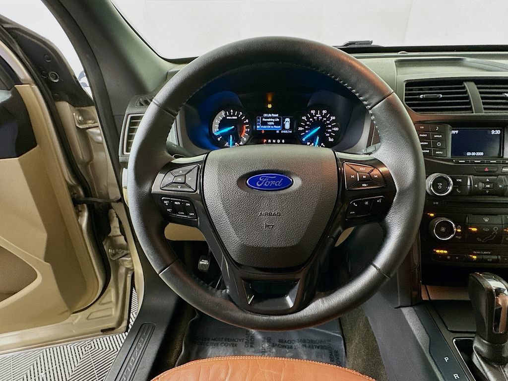 Used 2017 Ford Explorer XLT FWD image 13