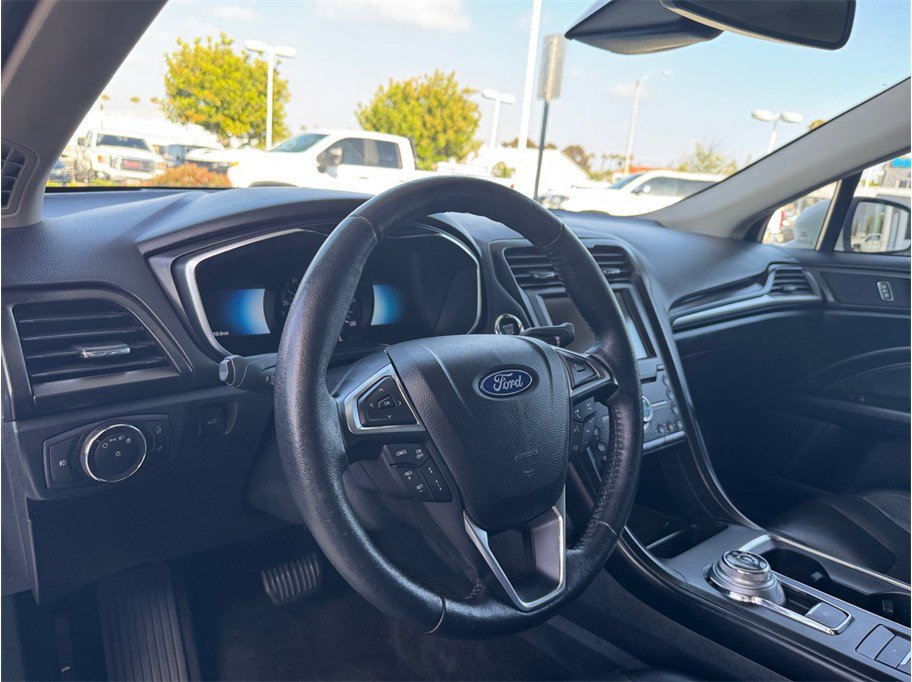 Used 2019 Ford Fusion Energi Titanium FWD image 24