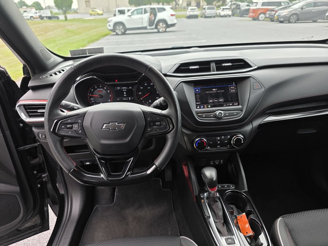 Used 2022 Chevrolet TrailBlazer RS FWD image 19