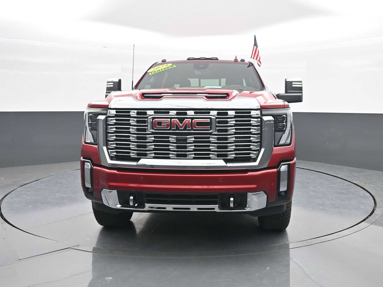 Used 2024 GMC Sierra 2500 Denali w/ Technology Package AWD/4WD image 3