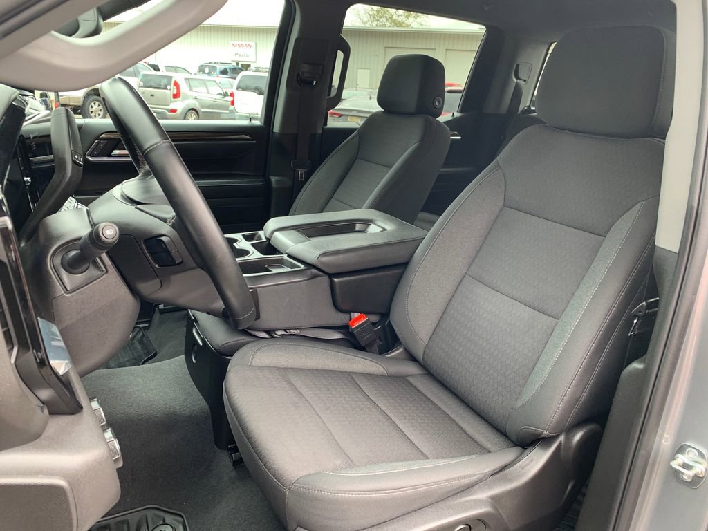 Used 2025 Chevrolet Silverado 1500 LT RWD image 20