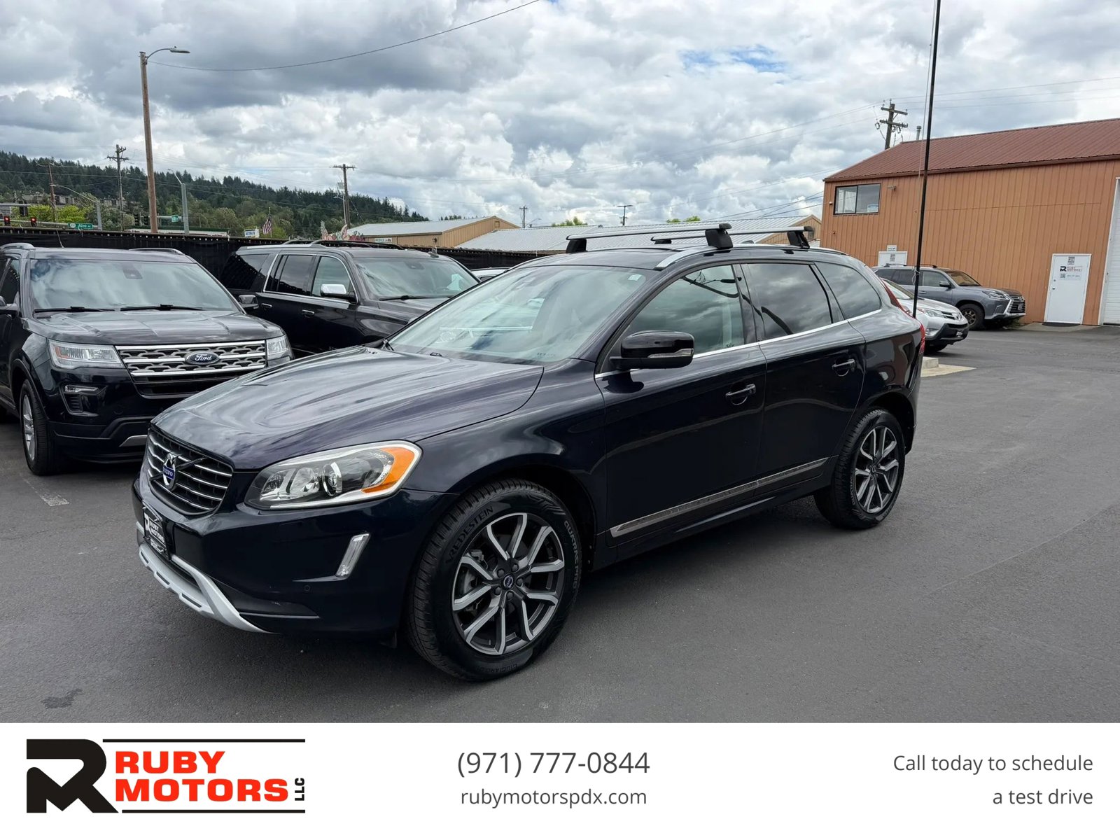 Used 2017 Volvo XC60 T6 Dynamic w/ Climate Package AWD/4WD image 1