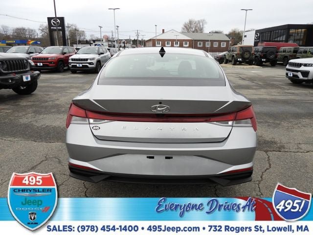 Used 2023 Hyundai Elantra SEL FWD image 4