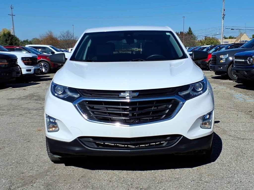 Used 2021 Chevrolet Equinox LS w/ LS Convenience Package AWD/4WD image 2