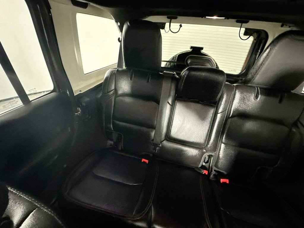 Used 2021 Jeep Wrangler Unlimited Rubicon w/ Trailer Tow Package AWD/4WD image 12