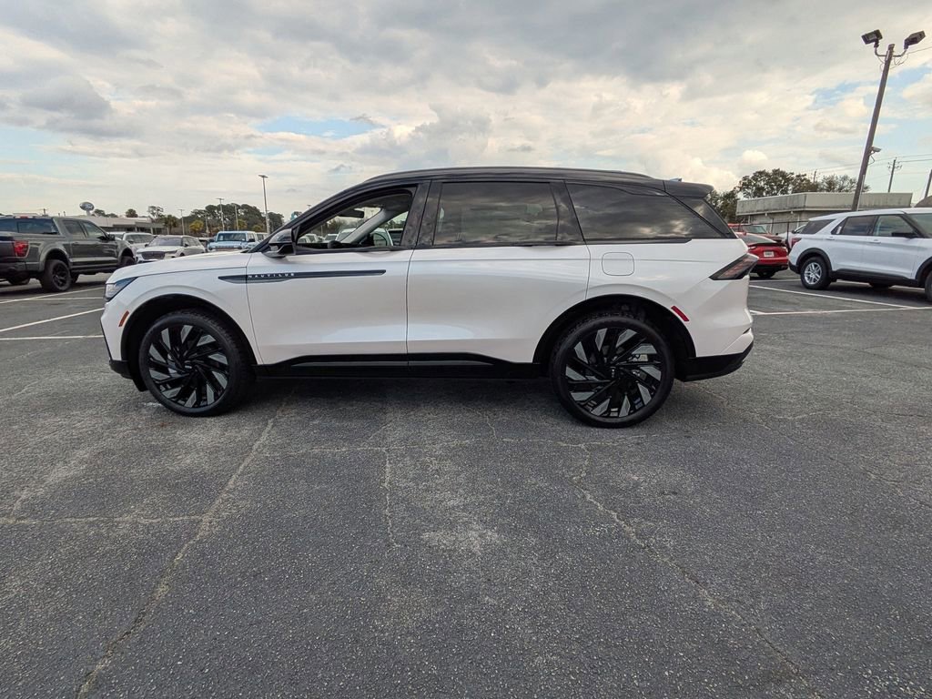 New 2026 Lincoln Nautilus Reserve image 7