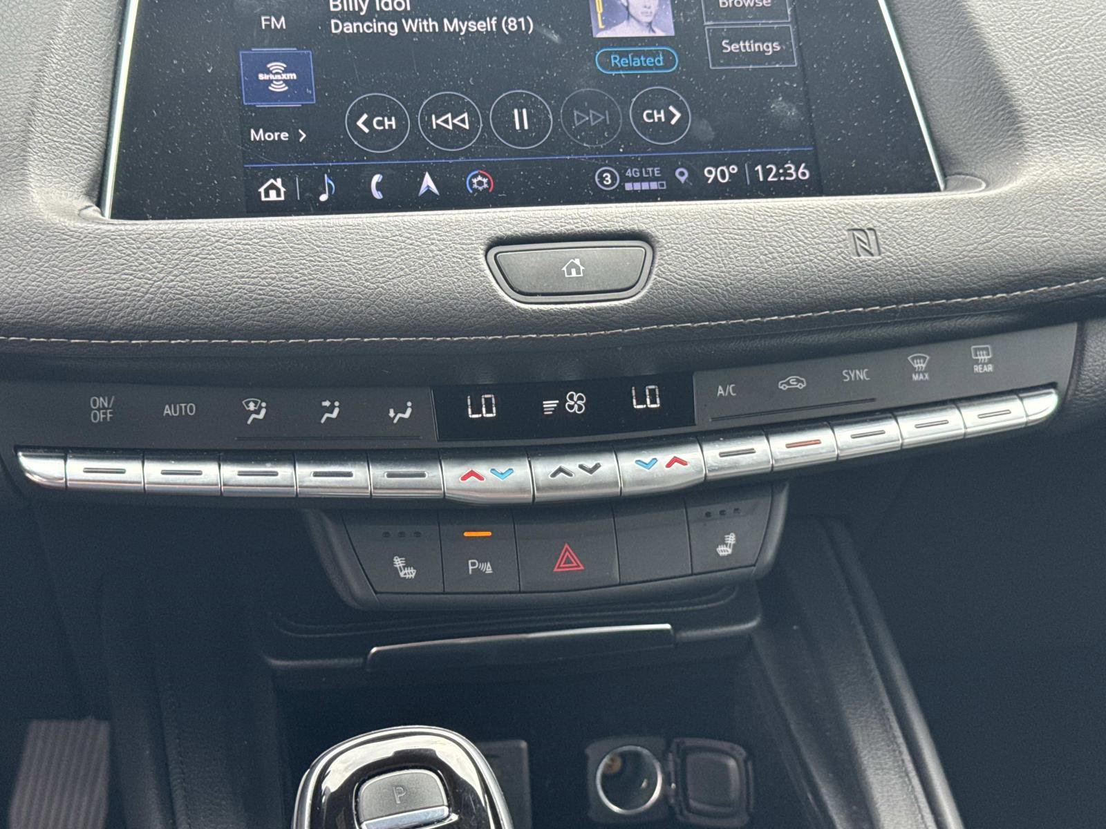 Used 2021 Cadillac XT4 Premium Luxury w/ Cold Weather Package image 15