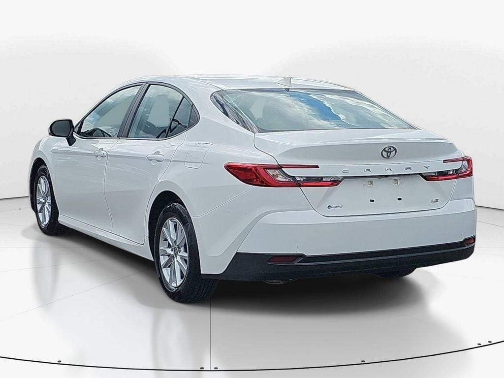 Used 2025 Toyota Camry LE image 7