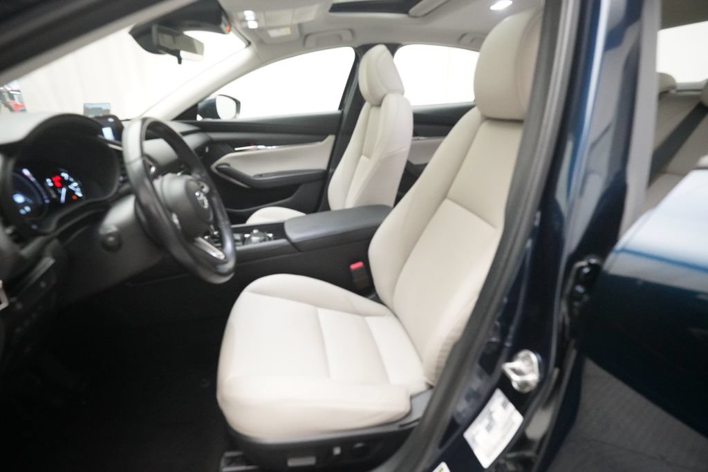 Used 2022 MAZDA MAZDA3 s FWD image 7