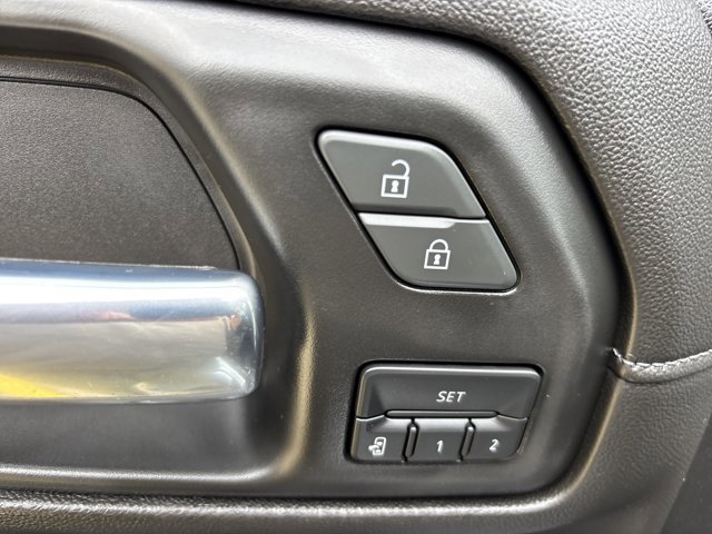 Used 2023 GMC Sierra 3500 Denali image 26