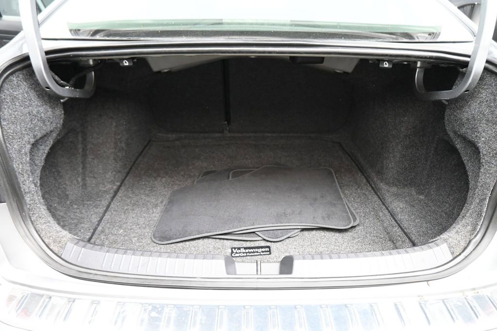 Used 2019 Volkswagen Jetta SEL Premium FWD image 18