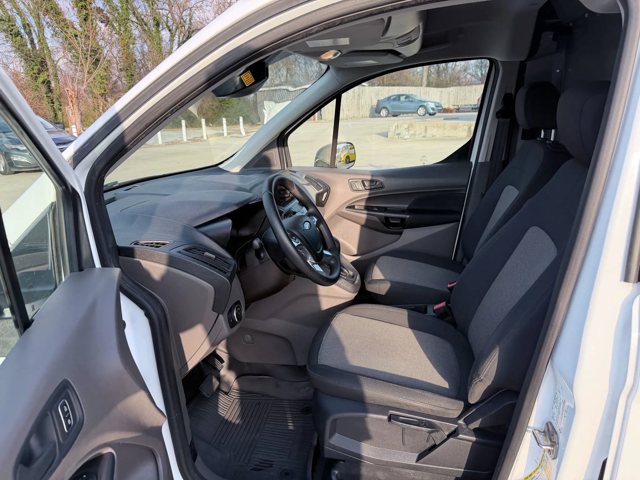 Used 2020 Ford Transit Connect XL image 19