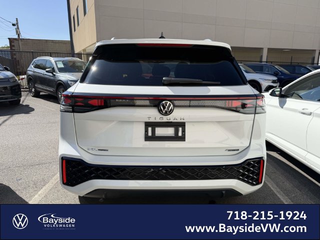 New 2026 Volkswagen Tiguan SEL R-Line AWD/4WD image 10