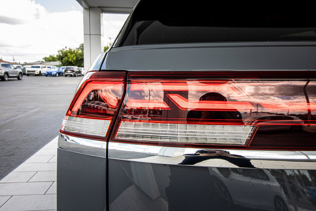 New 2026 Volkswagen Atlas Cross Sport SE FWD image 16