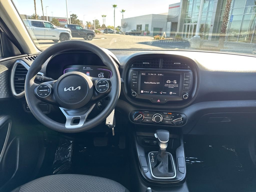 Used 2025 Kia Soul LX w/ LX Technology Package image 16