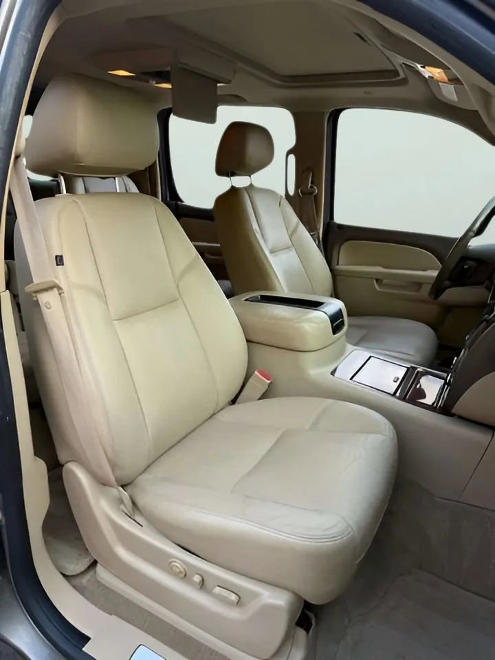 Used 2011 Chevrolet Suburban LTZ image 28