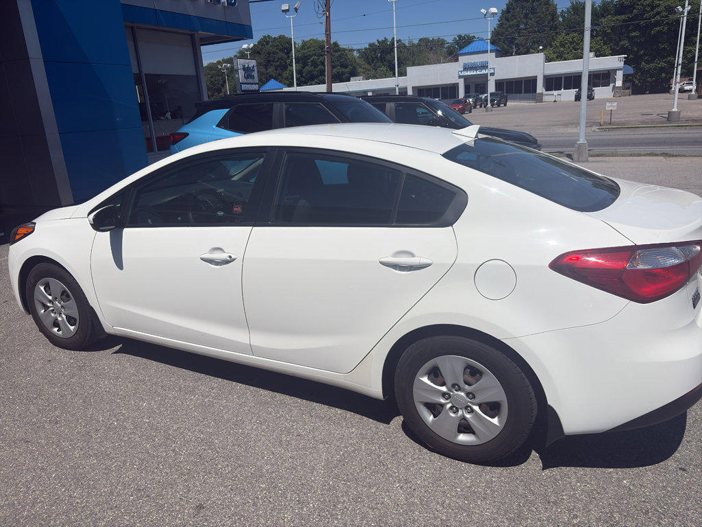 Used 2016 Kia Forte LX FWD image 4