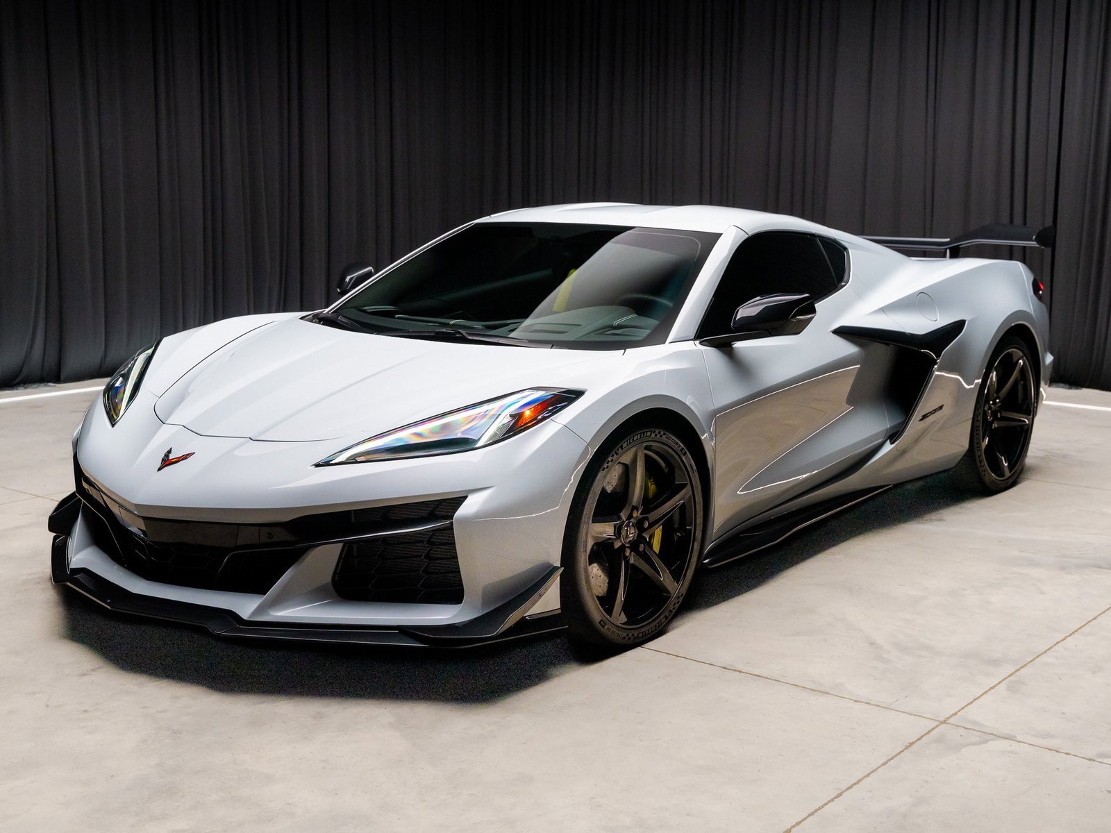 Used 2023 Chevrolet Corvette Z06 w/ Z07 Performance Package image 19