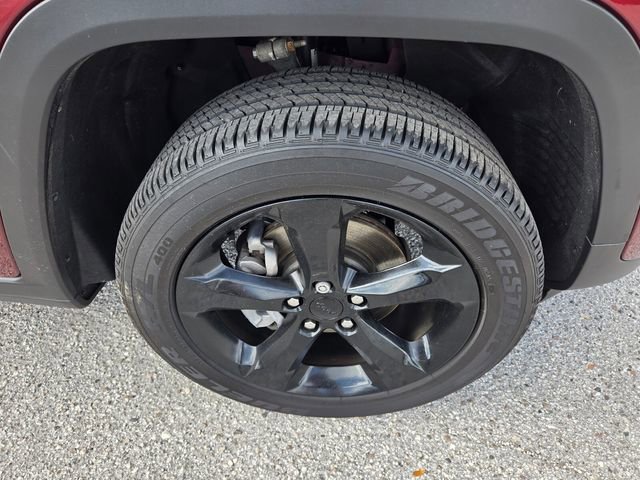 Certified 2025 Jeep Grand Cherokee Altitude image 18