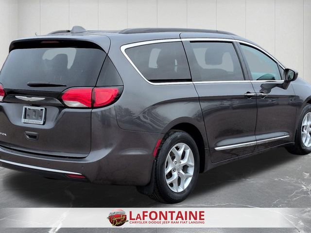 Used 2017 Chrysler Pacifica Touring-L w/ Tire & Wheel Group image 5