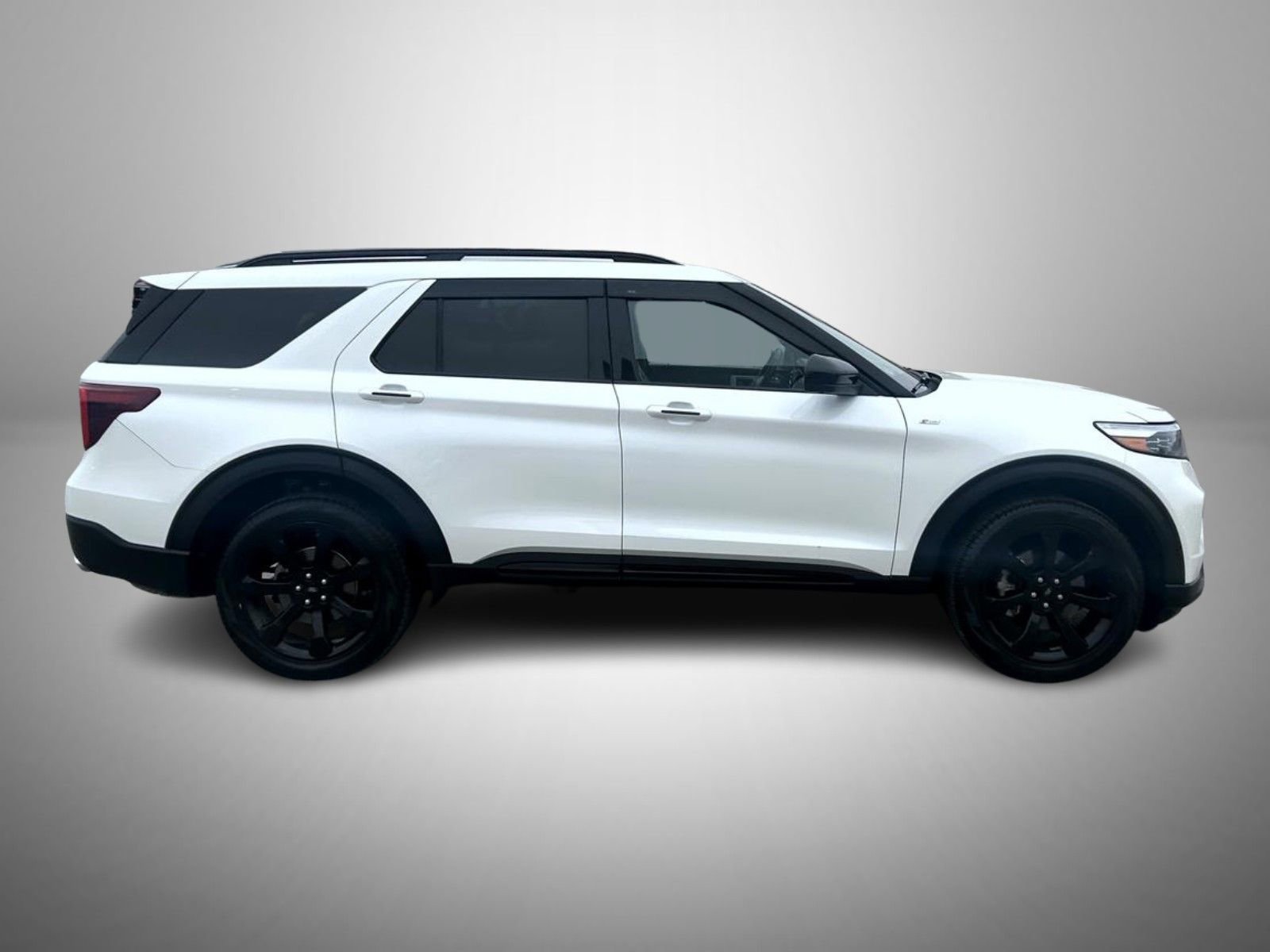 Used 2023 Ford Explorer ST-Line w/ Class IV Trailer Tow Package image 4