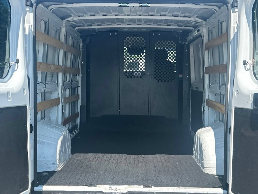 Used 2025 RAM ProMaster 2500 w/ U-Haul Equipment Group FWD image 29