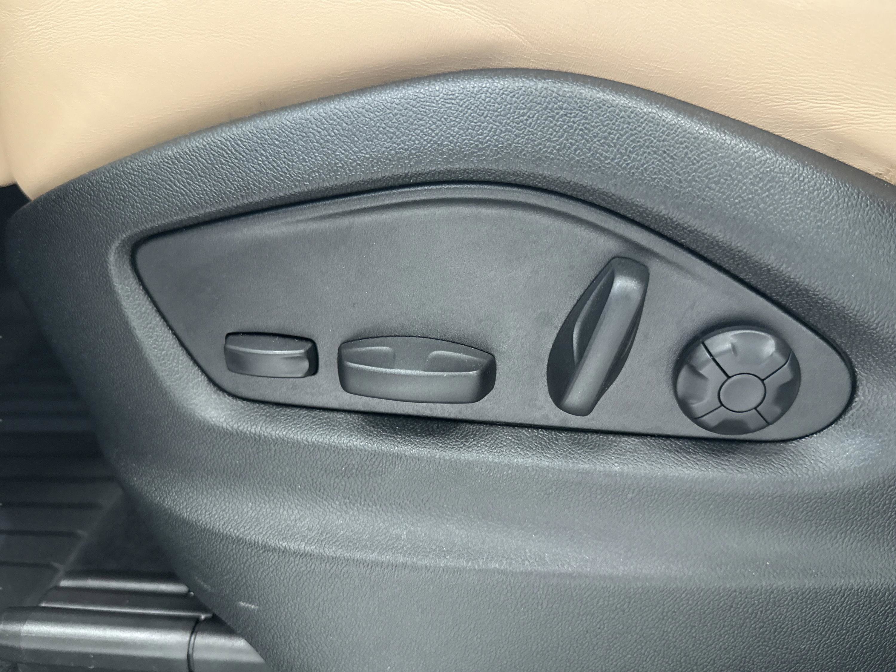 Used 2024 Porsche Cayenne image 24