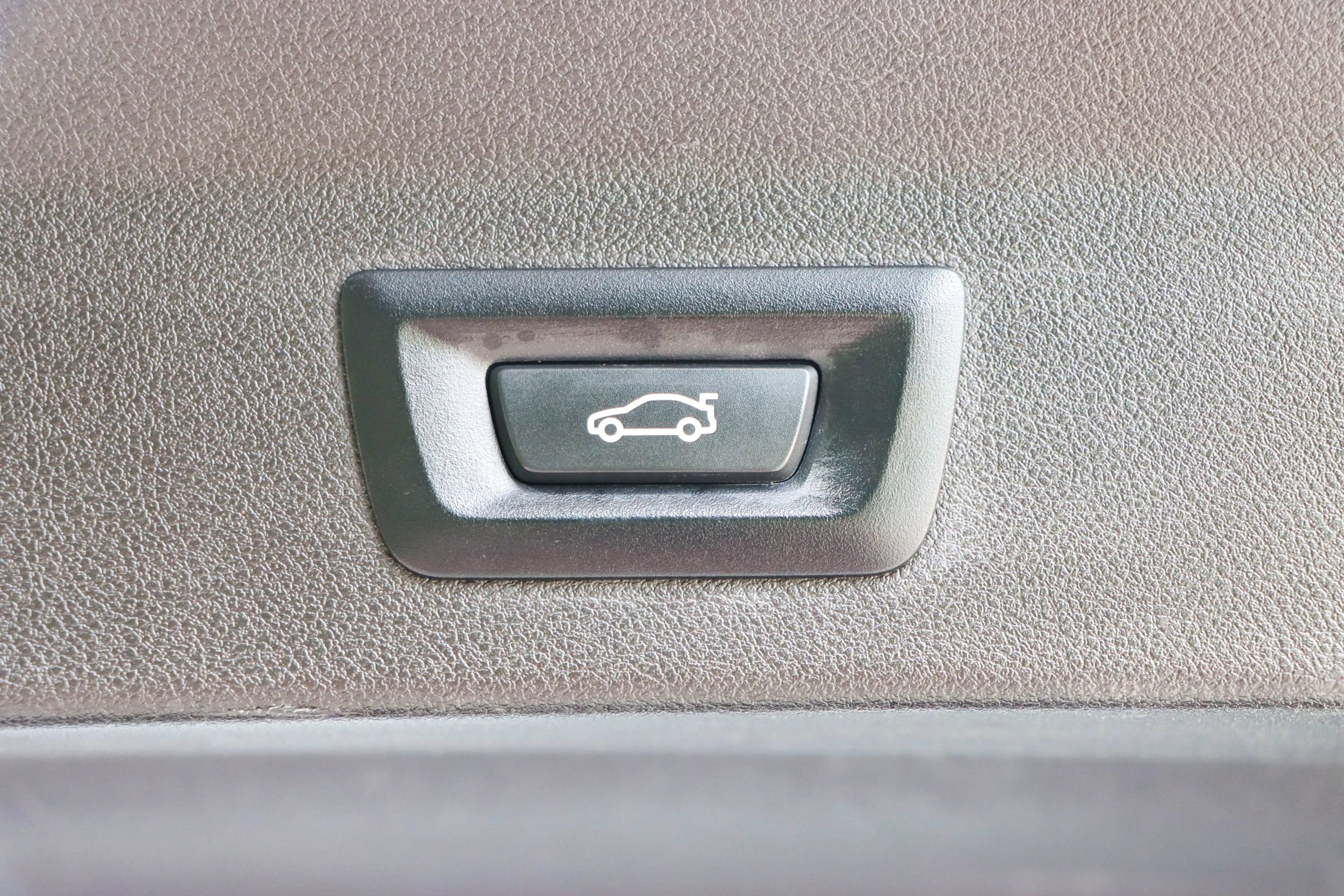 Used 2019 BMW X3 xDrive30i w/ Driving Assistance Package image 25